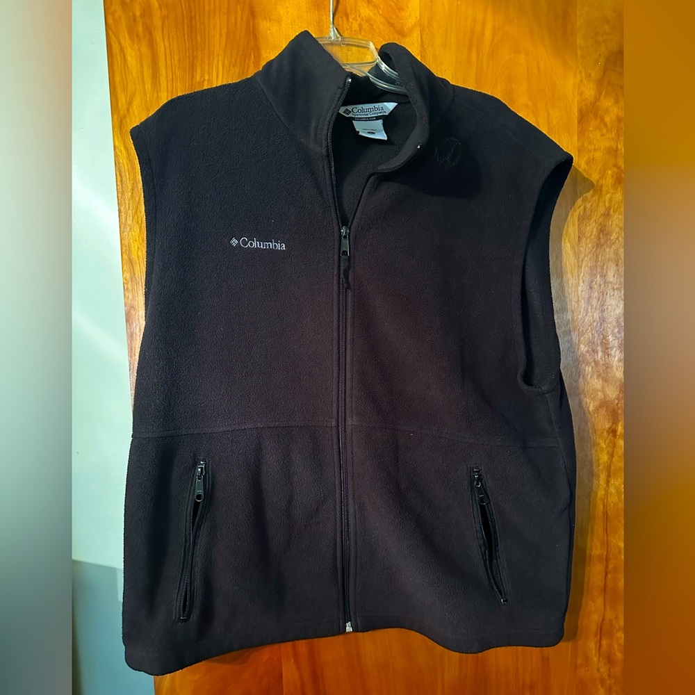Men’s Columbia fleece vest